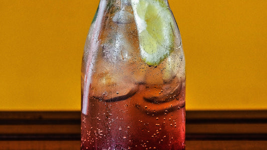 From Fall Leaves to Festive Cheers: Transitioning Drinks from Autumn to Winter